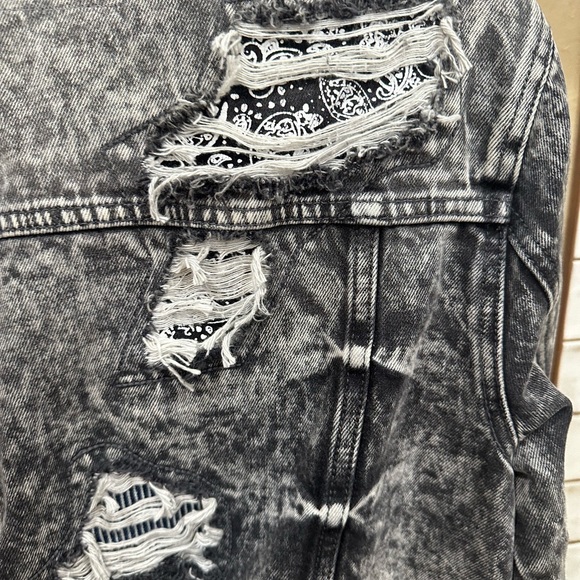 LOVE this jacket so many cool details - Picture 8 of 10